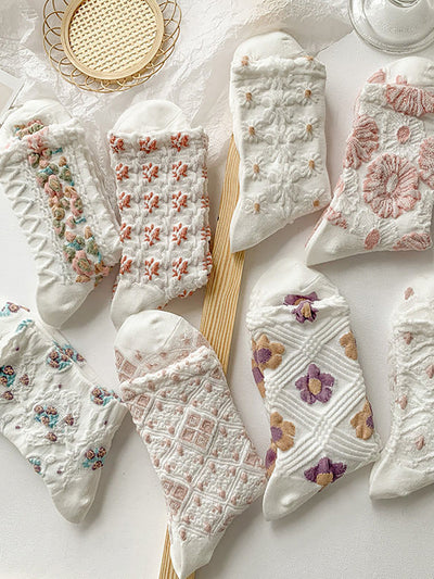 8 Pairs Women Artsy Flower Jacquard Socks