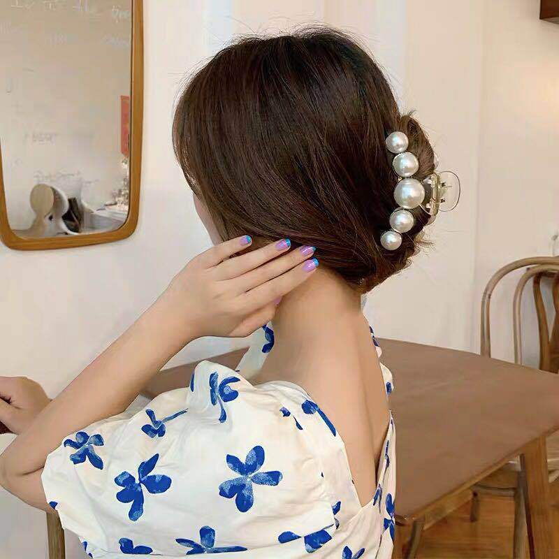 elegant geometric arylic imitation pearl hair claws 1 piece