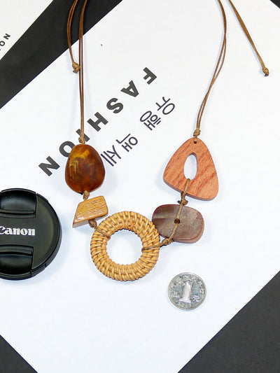 Women Artsy Wooden Straw Geometric Pendent Necklace