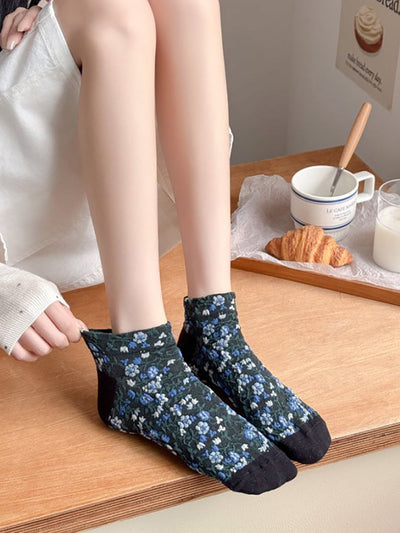 5 Pairs Women Artsy Floral Embossing Short Socks