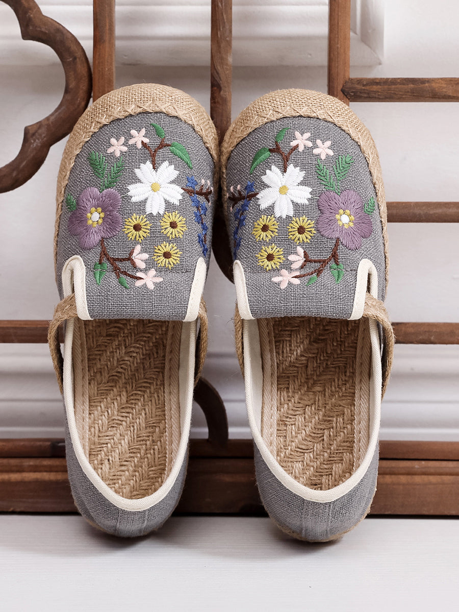 Women Summer Artsy Embroidery Flat Cotton Shoes