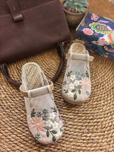Women Summer Artsy Flower Embroidery Flat Slippers