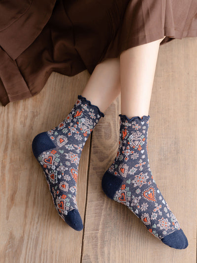 5 Pairs Women Vintage Heart Jacquard Mid Heel Socks