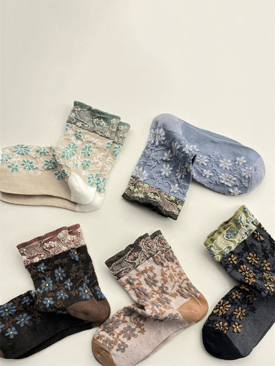 5 Pairs Women Ethnic Flower Embossing Cotton Socks