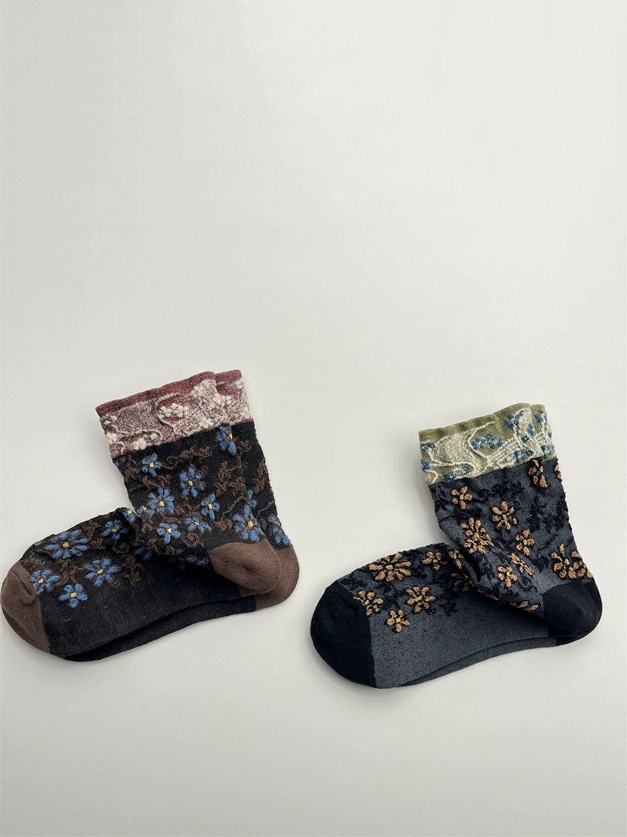 5 Pairs Women Ethnic Flower Embossing Cotton Socks
