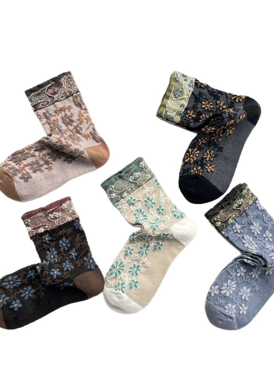 5 Pairs Women Ethnic Flower Embossing Cotton Socks