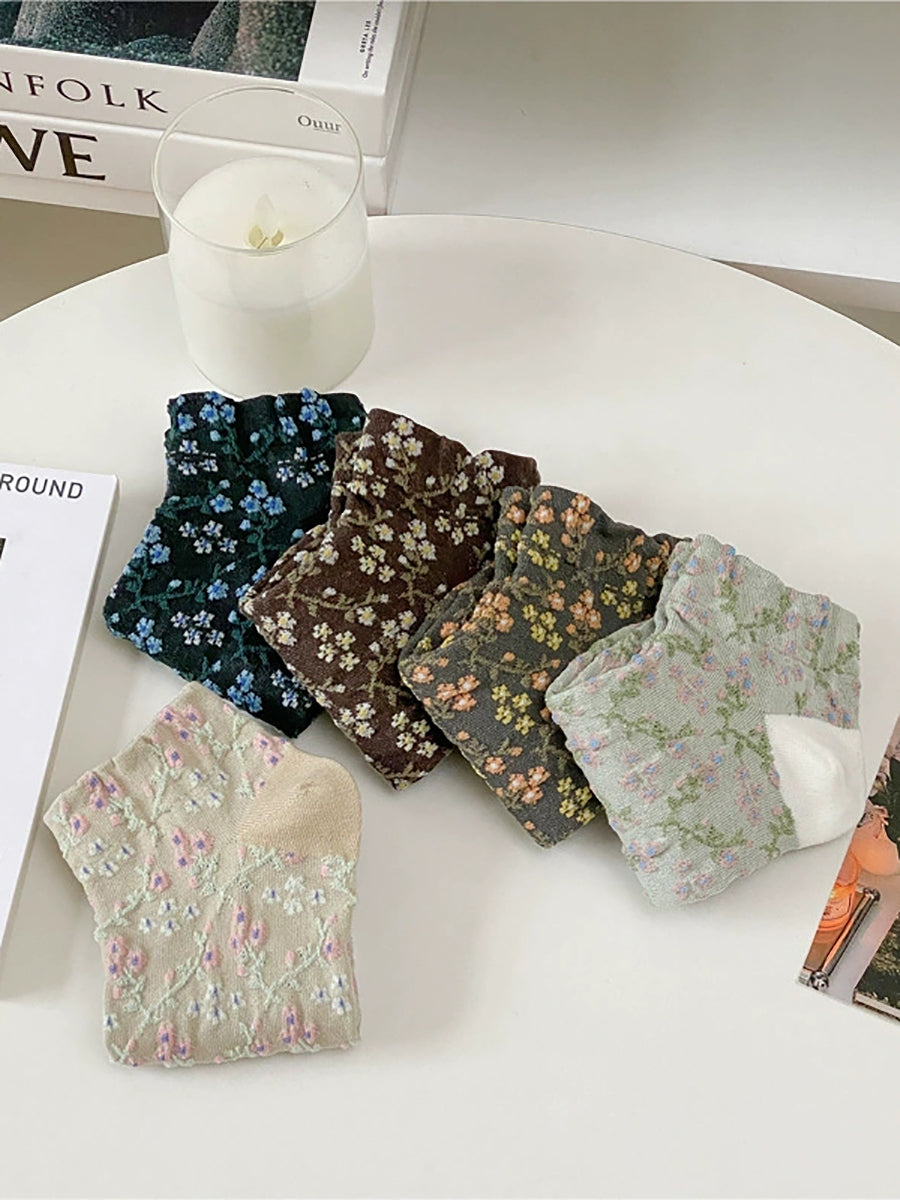 5 Pairs Women Vintage Flower Embossing Socks