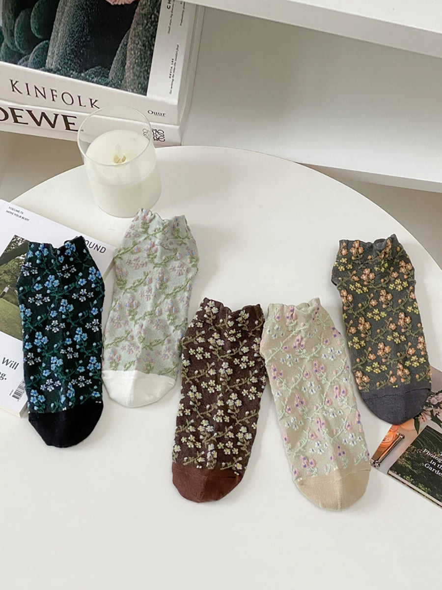 5 Pairs Women Vintage Flower Embossing Socks