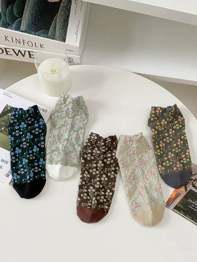 5 Pairs Women Vintage Flower Embossing Socks