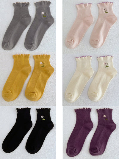 Women Artsy Flower Embroidery Cotton Socks