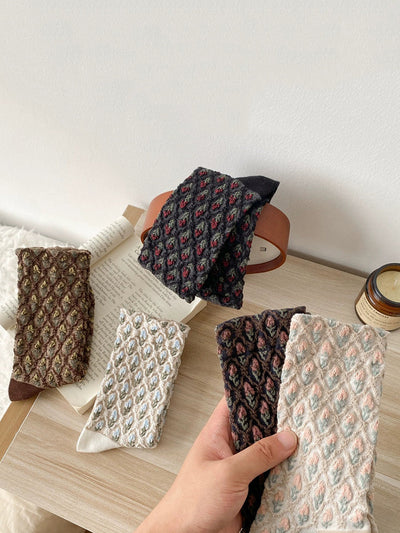 Women Autumn Vintage Flower Embossing Cotton Socks