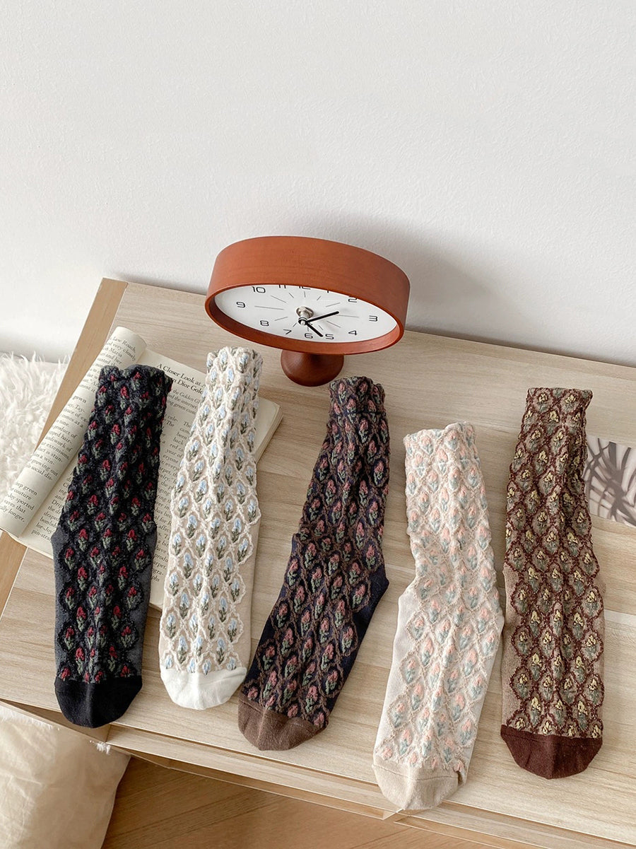 Women Autumn Vintage Flower Embossing Cotton Socks