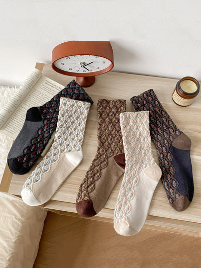 Women Autumn Vintage Flower Embossing Cotton Socks