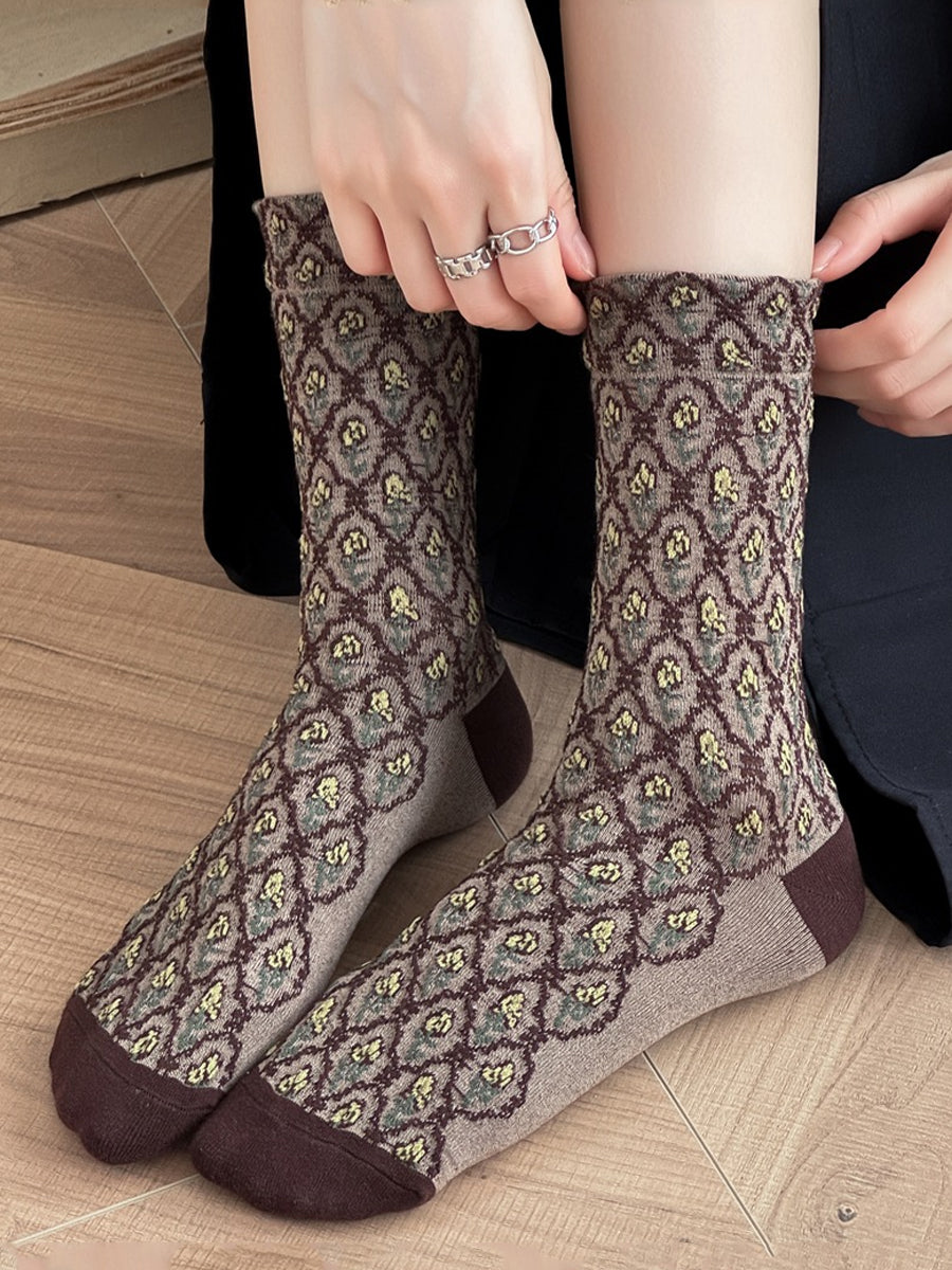 Women Autumn Vintage Flower Embossing Cotton Socks