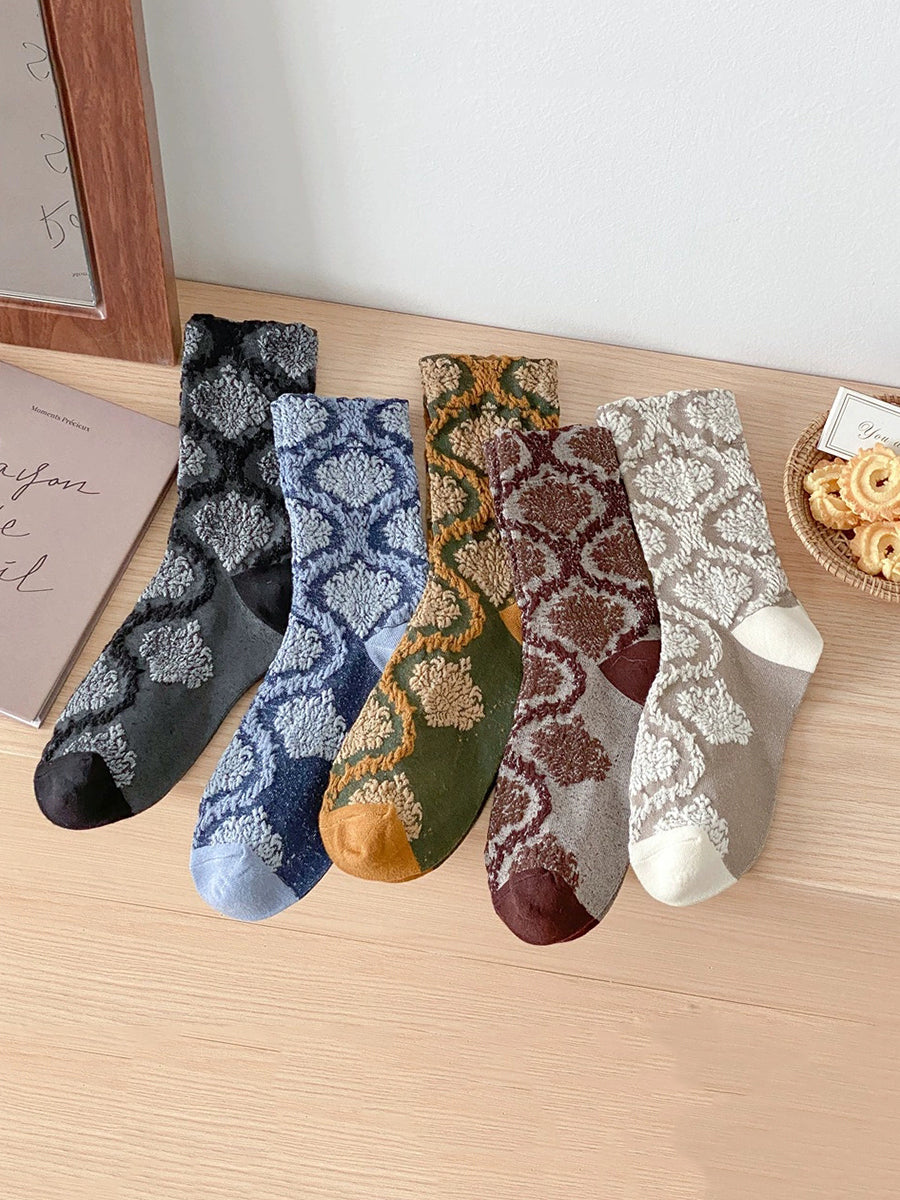 5 Pairs Women Artsy Flower Embossing Mid-Heel Socks