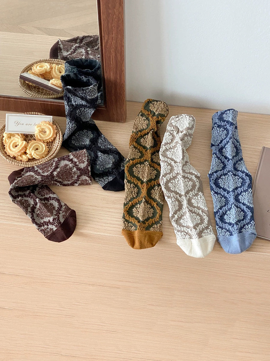 5 Pairs Women Artsy Flower Embossing Mid-Heel Socks