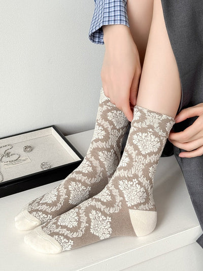 5 Pairs Women Artsy Flower Embossing Mid-Heel Socks