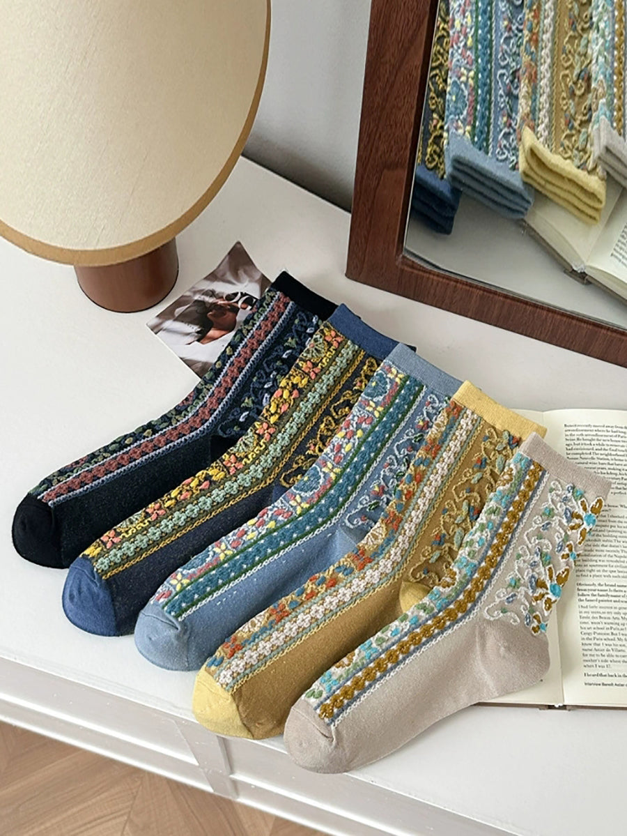 5 Pairs Women Vintage Floal Embossing Cotton Socks