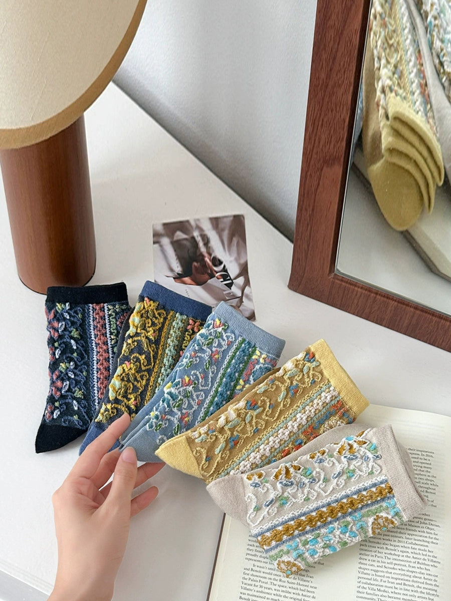 5 Pairs Women Vintage Floal Embossing Cotton Socks