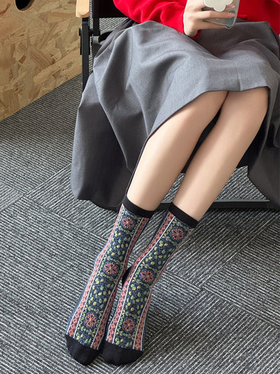 5 Pairs Women Vintage Floal Embossing Cotton Socks