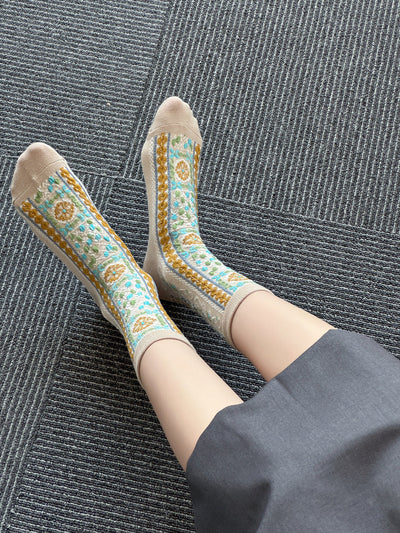 5 Pairs Women Vintage Floal Embossing Cotton Socks