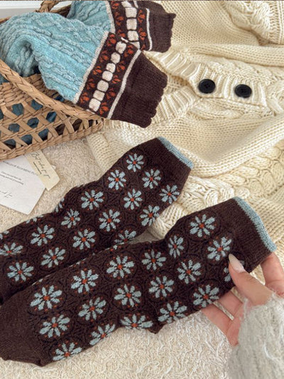 4 Pairs Women Winter Vintage Flower Plaid Socks