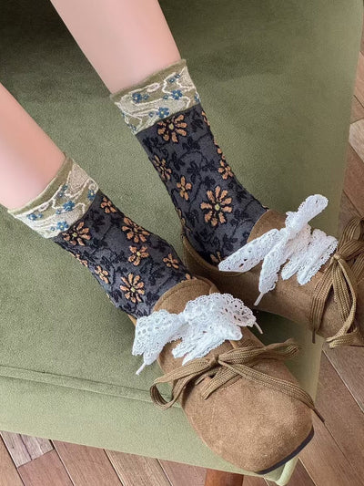 5 Pairs Women Ethnic Flower Embossing Cotton Socks