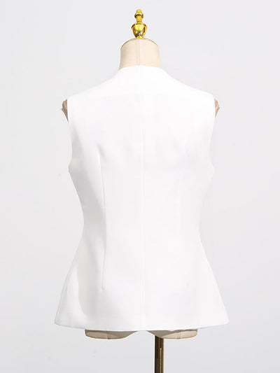 Sleeveless Buttoned Pockets Round-Neck Tank Top