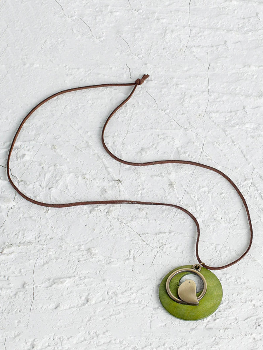 Cute Metal Bird Shape Round Wood Pendant Necklace