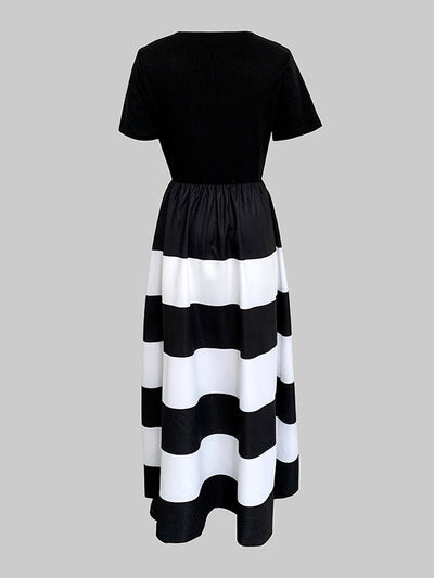 A-Line High Waisted Contrast Color Pleated Pockets Round-Neck Maxi Dresses