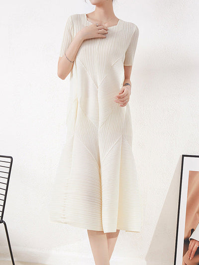 Casual Short Sleeves Pleated Solid Color Round-Neck Midi Dresses