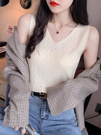 Sleeveless Solid Color Textured V-Neck Vest Top