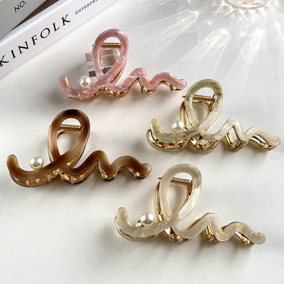 Women's Casual Simple Style Geometric Acetic acid sheets Hair Claws