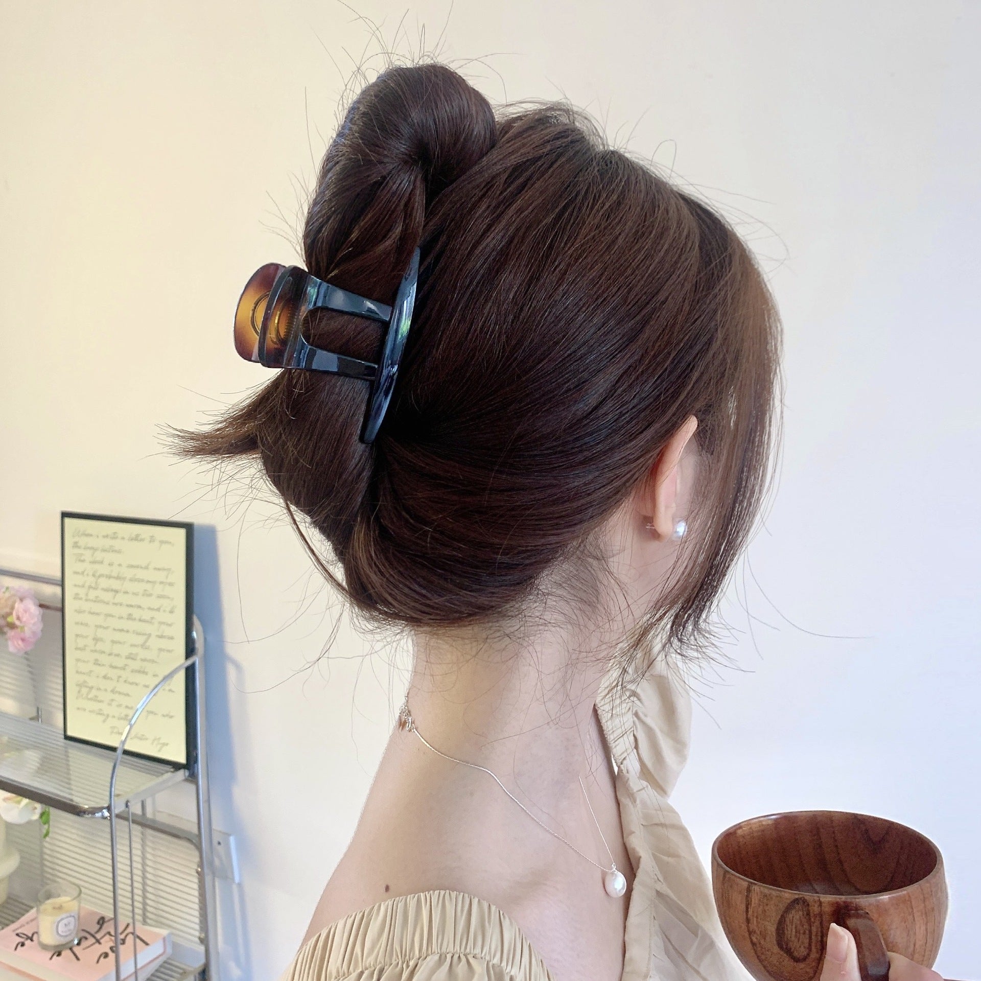 Women's Simple Style Top Hat Solid Color Plastic Hair Claws