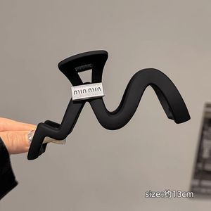 Cute love grab clip girl 2025 new popular high-end disc hair shark clip hairpin hair card headdress