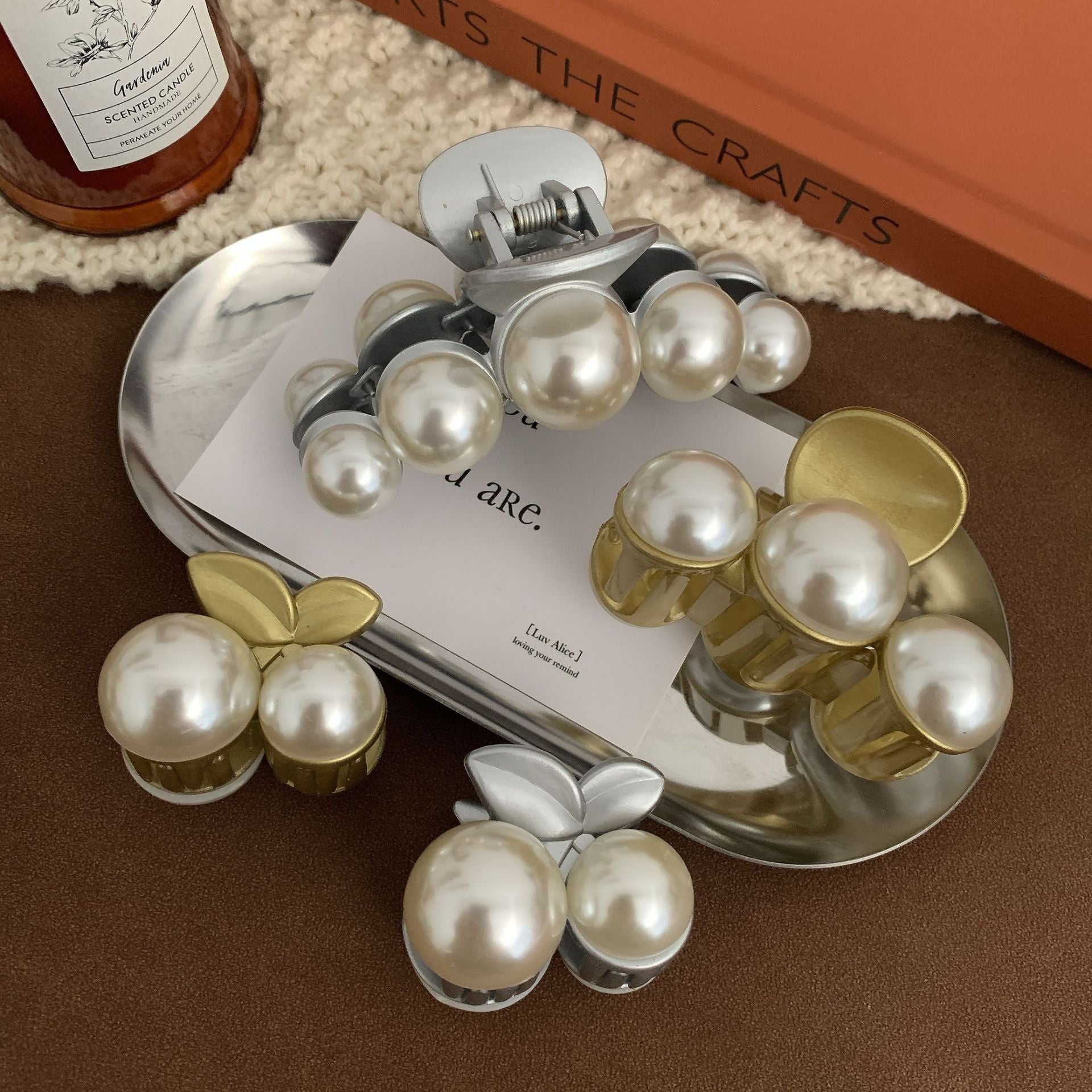 classic style solid color plastic hair claws