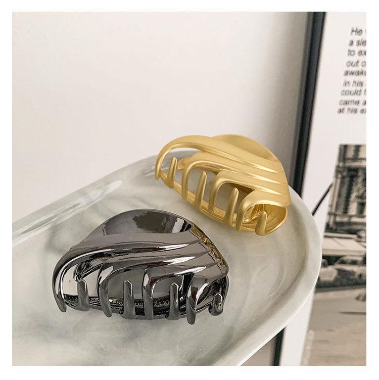 Women's Casual Simple Style Solid Color Alloy Hair Claws