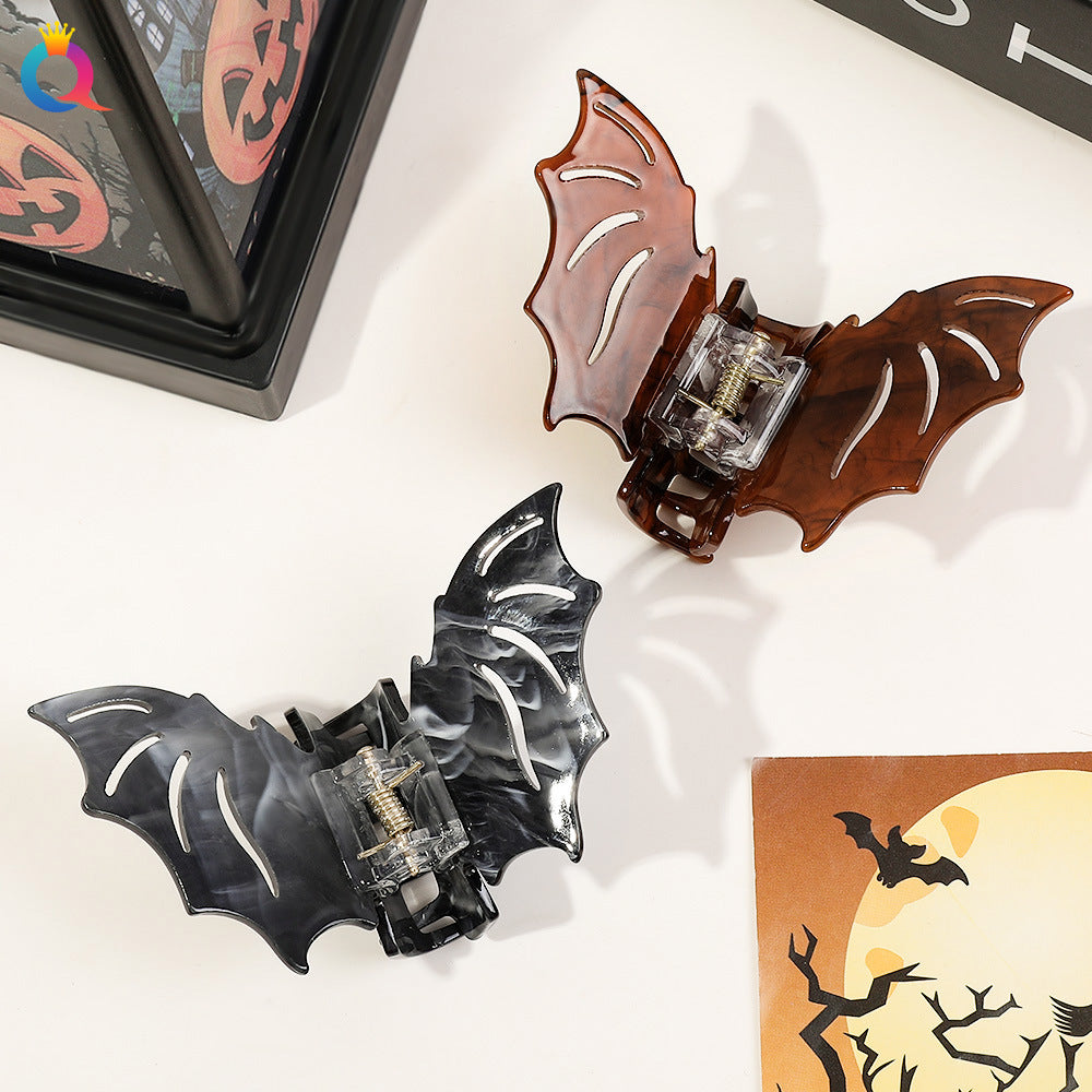Women's Cute Simple Style Bat Plastic Hair Claws