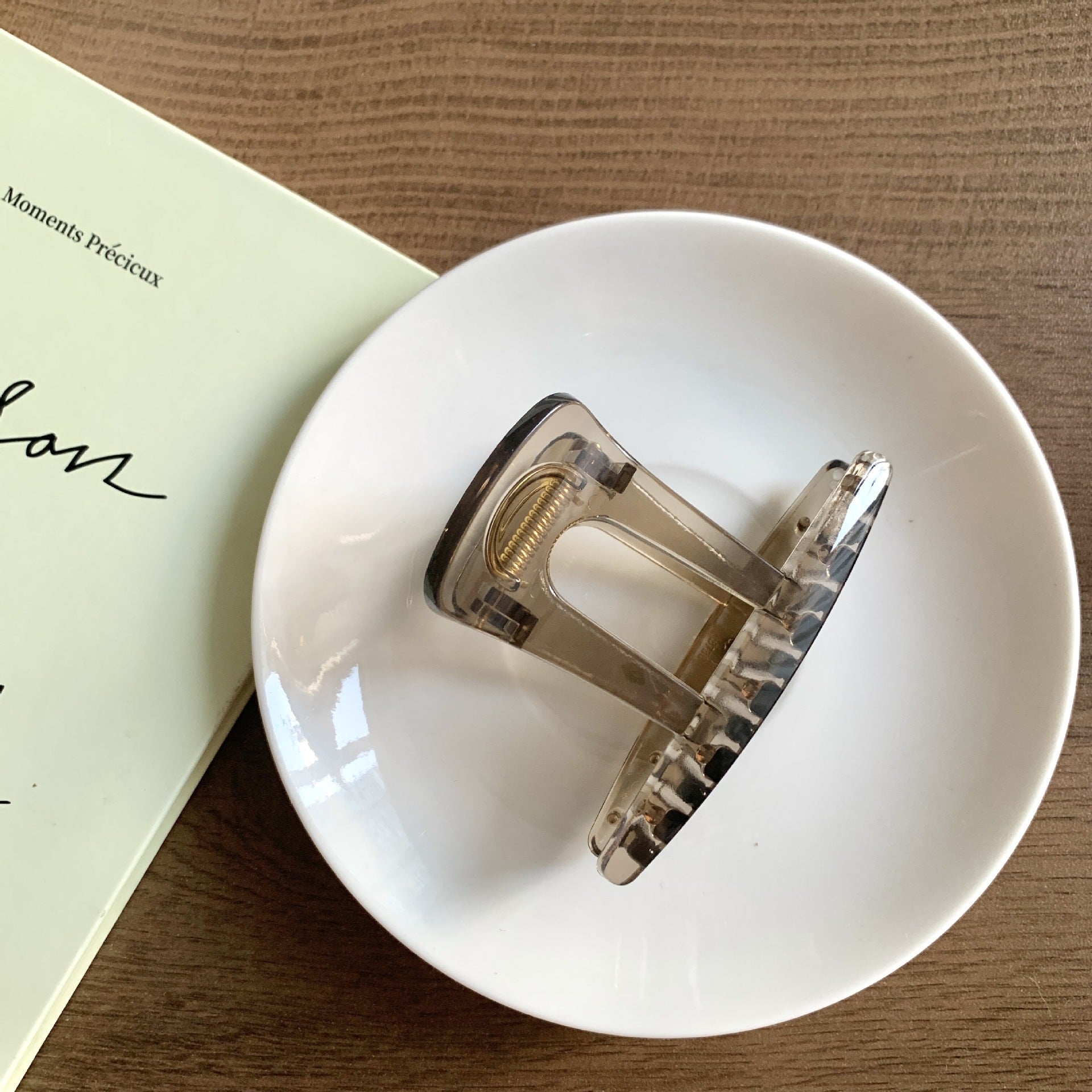 Women's Simple Style Top Hat Solid Color Plastic Hair Claws