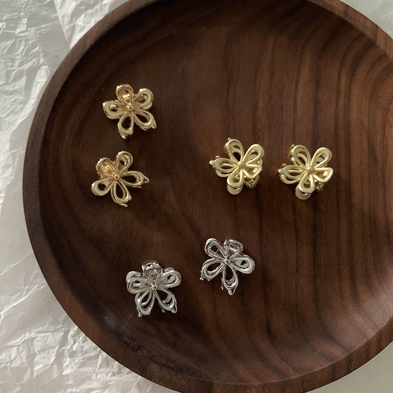 Women's Sweet IG Style Flower Metal Hollow Out Hair Claws