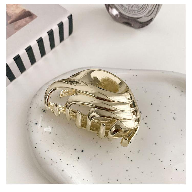 Women's Casual Simple Style Solid Color Alloy Hair Claws