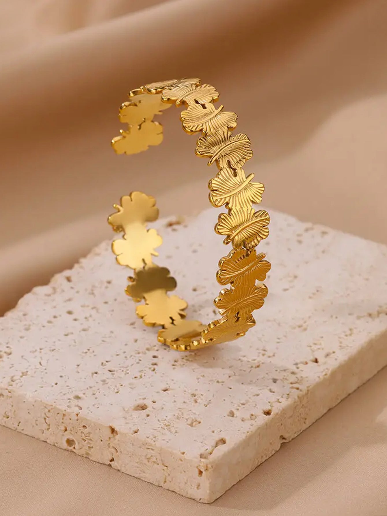 Retro Simple Style Geometric 304 Stainless Steel 18K Gold Plated Bangle In Bulk