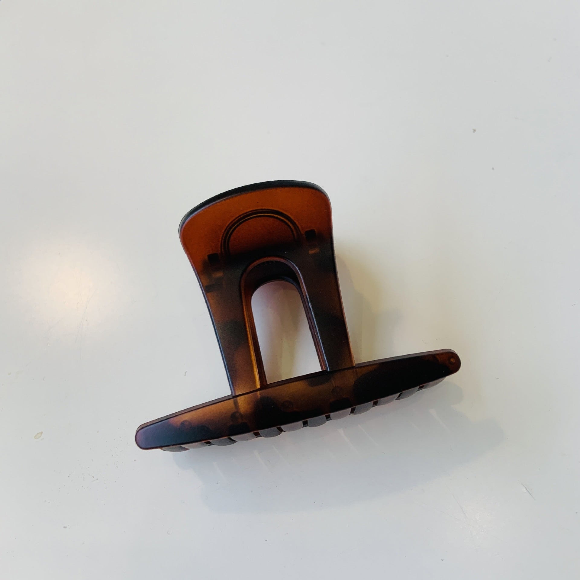 Women's Simple Style Top Hat Solid Color Plastic Hair Claws