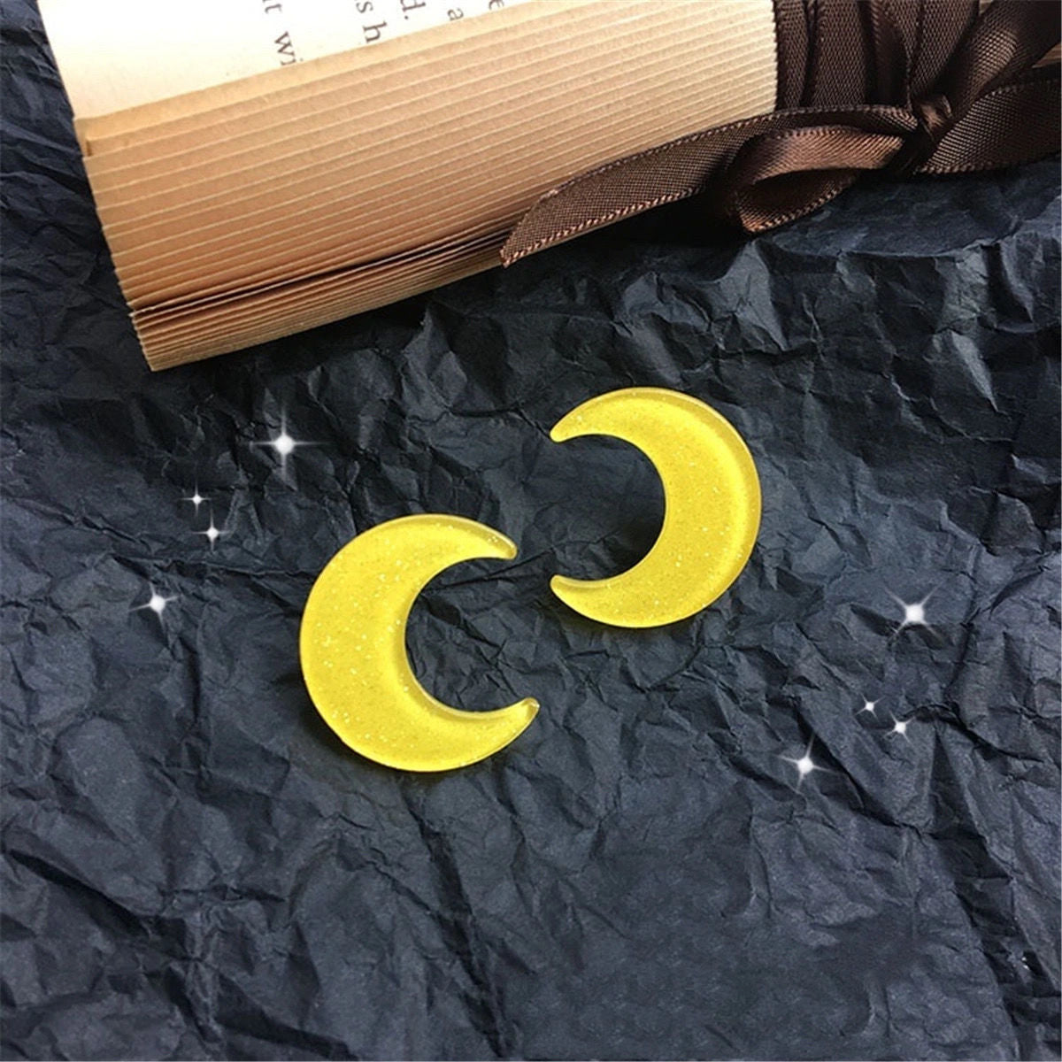 women's sweet moon arylic hair clip