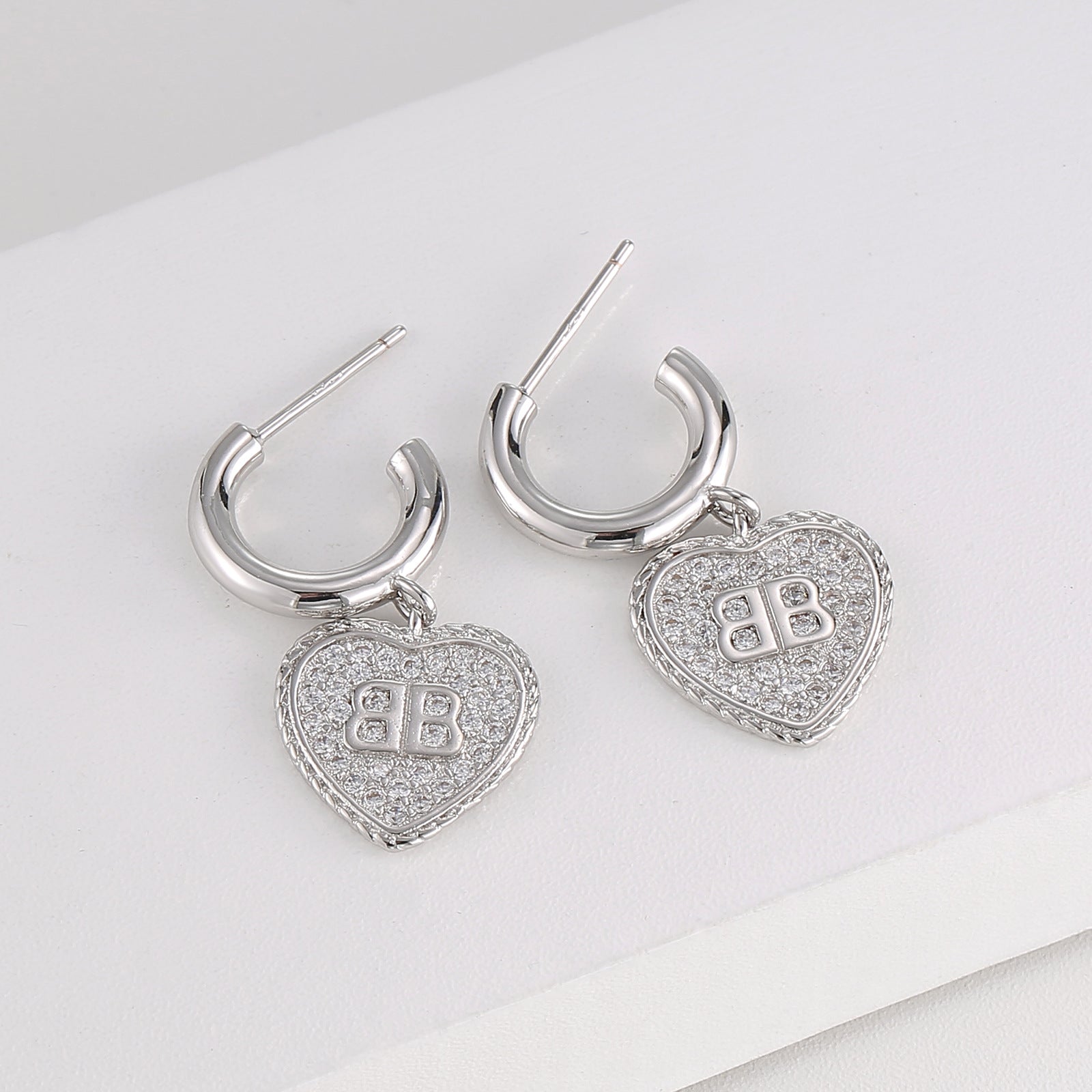 Agate love stud earrings 2025 new popular Ankola red earrings light luxury high-end small fragrant wind earrings