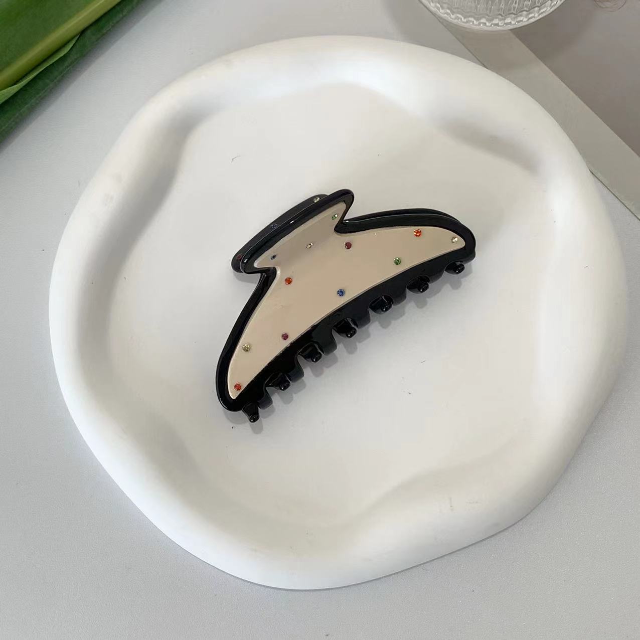 Women's Simple Style Classic Style Solid Color Acetic acid sheets Handmade Hair Claws