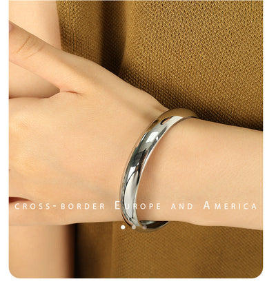 Simple Style Solid Color Titanium Steel Bangle In Bulk