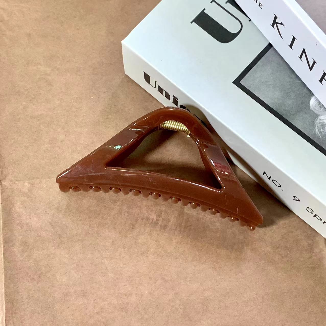 lady triangle arylic stoving varnish hair claws