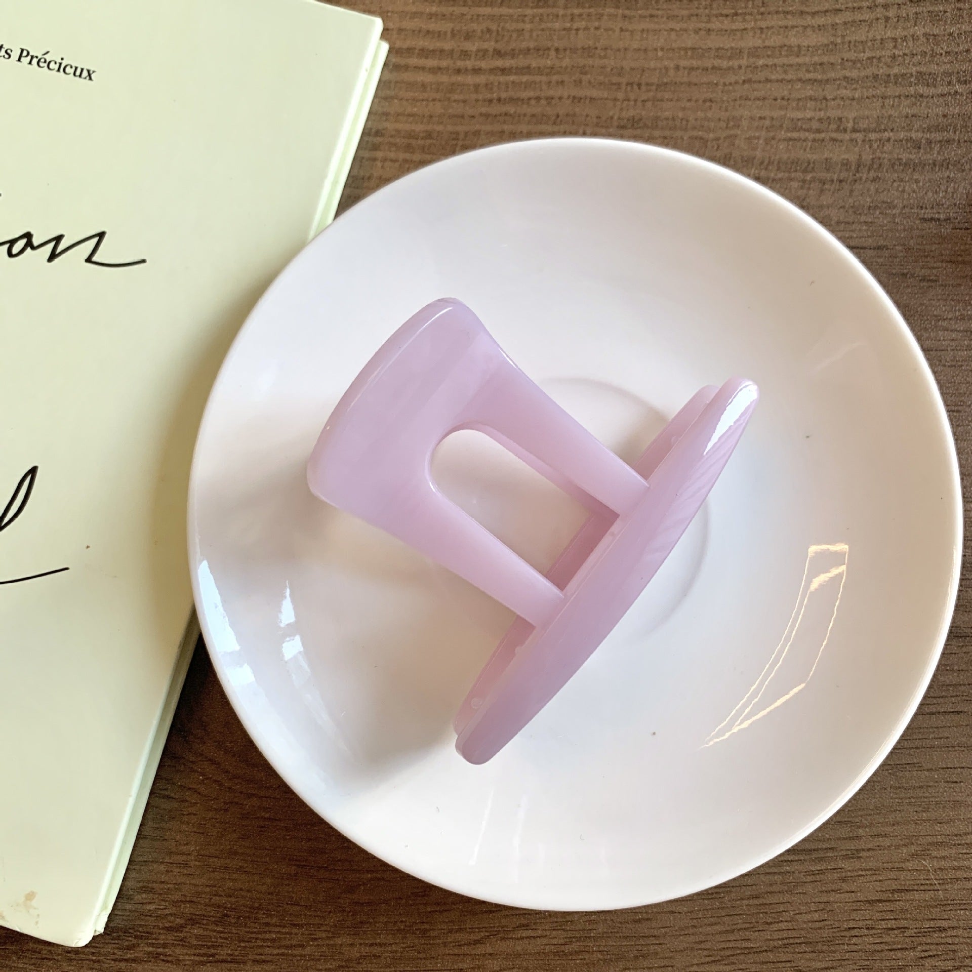 Women's Simple Style Top Hat Solid Color Plastic Hair Claws