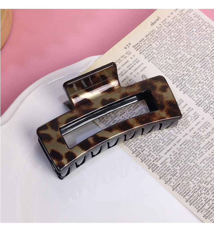 Women's Retro Leopard Plastic Printing Hollow Out Hair Claws